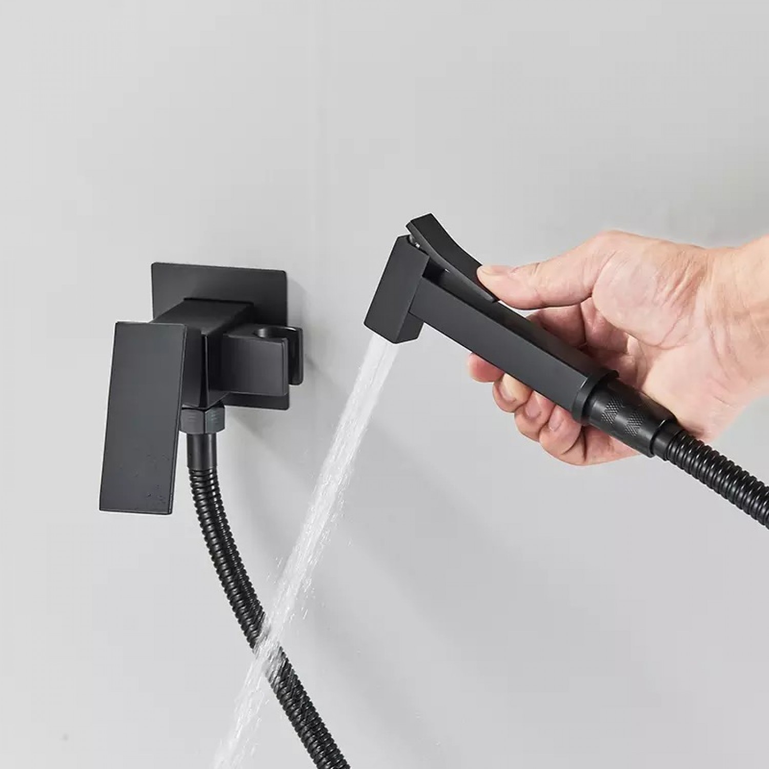 Αναμεικτικος μίκτης εντοιχισμού με ντουζάκι shut-off, για πλύση ατομικής υγιεινής ή πλύση λεκάνης wc MELLRAIN CZ5530 BLACK MAT