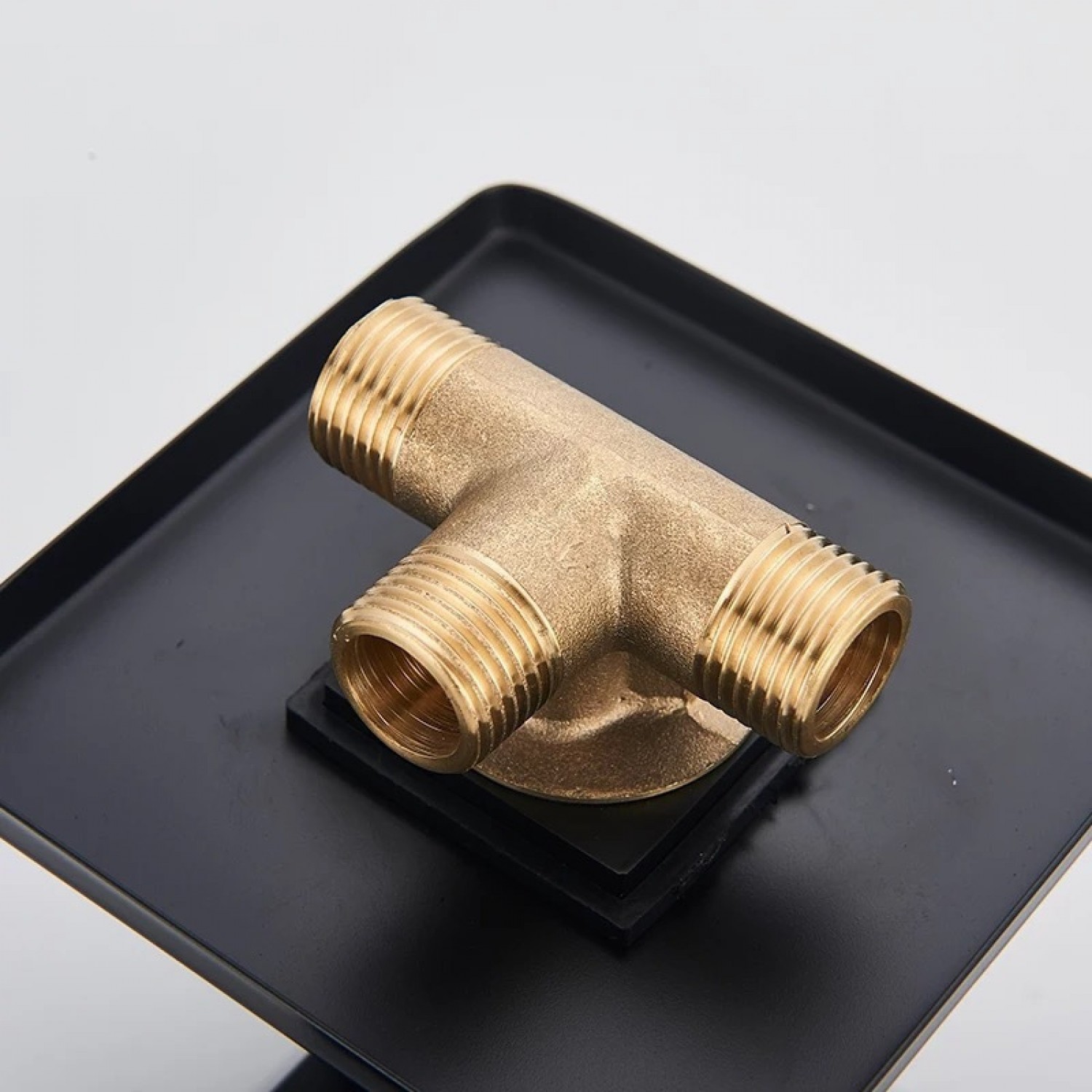 Luxury Επιτοίχια Βρύση Νιπτήρα Καταρράκτη με στόμιο μονής λαβής ανάμεικτη ζεστό κρύο MR7080 ΜΑΥΡΟ