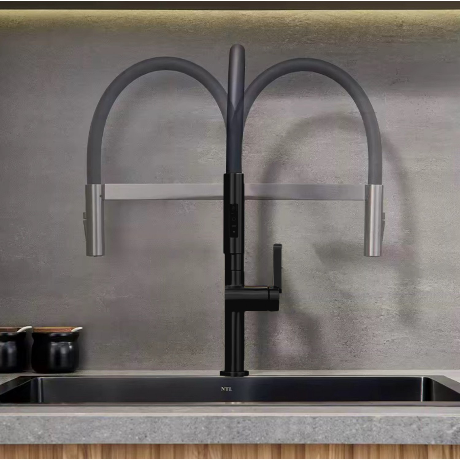 NARON Ψηλή Μπαταρία κουζίνας με αποσπώμενο ντους NR1311 Black Mat