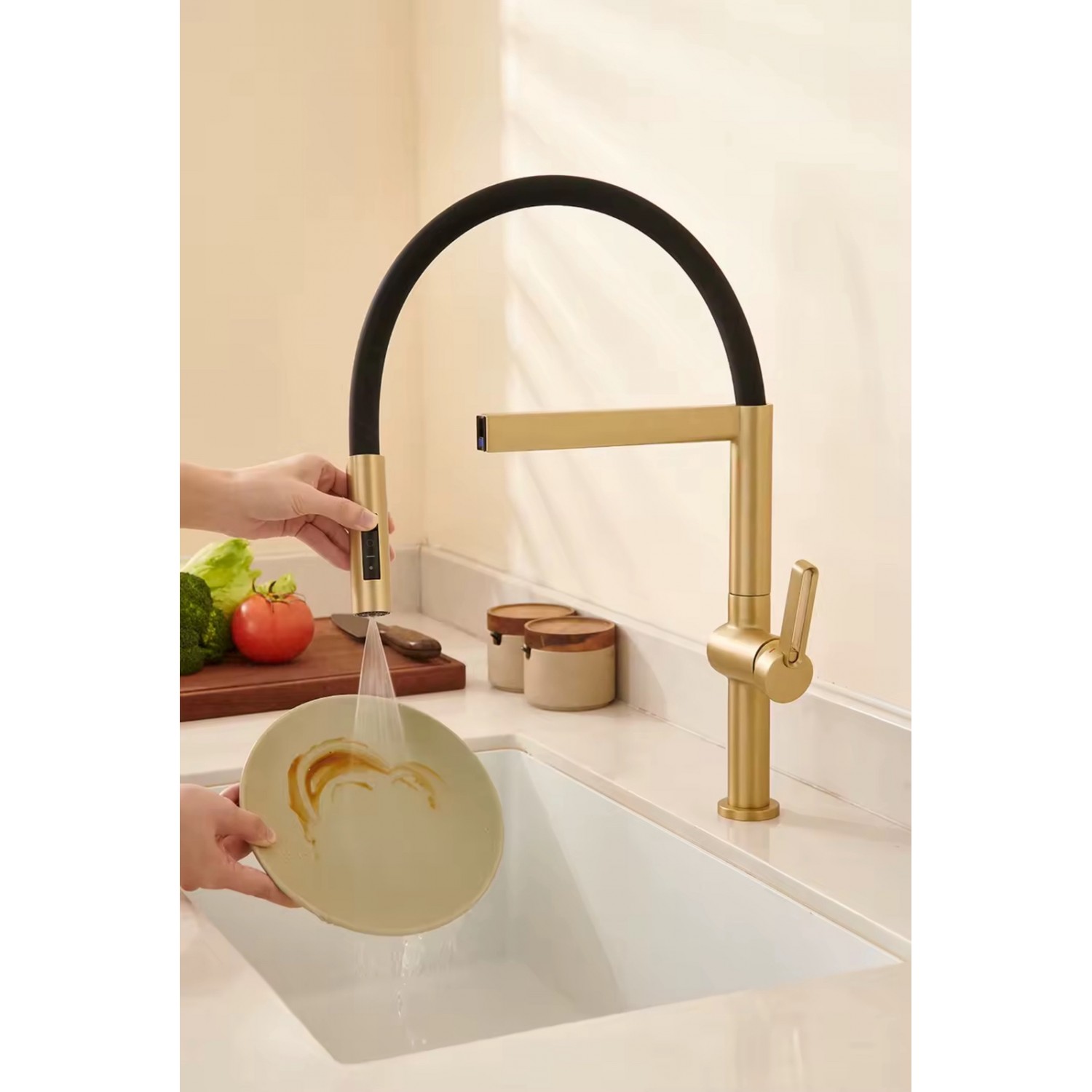 NARON Ψηλή Μπαταρία κουζίνας με αποσπώμενο ντους NR1311 Brushed Gold