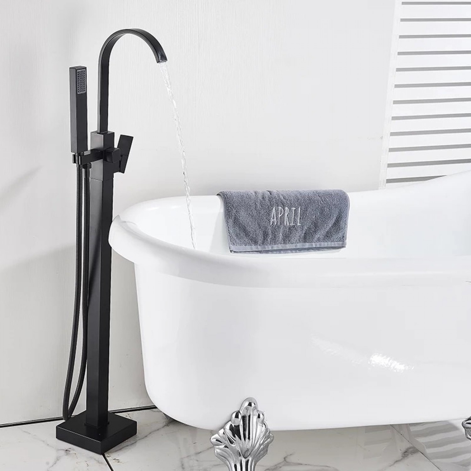 Luxury Matte Black Bathtub Faucet Πολυτελής ματ μαύρη βρύση μπανιέρας Ανεξάρτητη βρύση μπανιέρας μπάνιου ανάμεικτη ζεστό κρύο Βρύση ντουζιέρας μπανιέρας τοποθετημένη στο δάπεδο MY3076 BLACK MAT