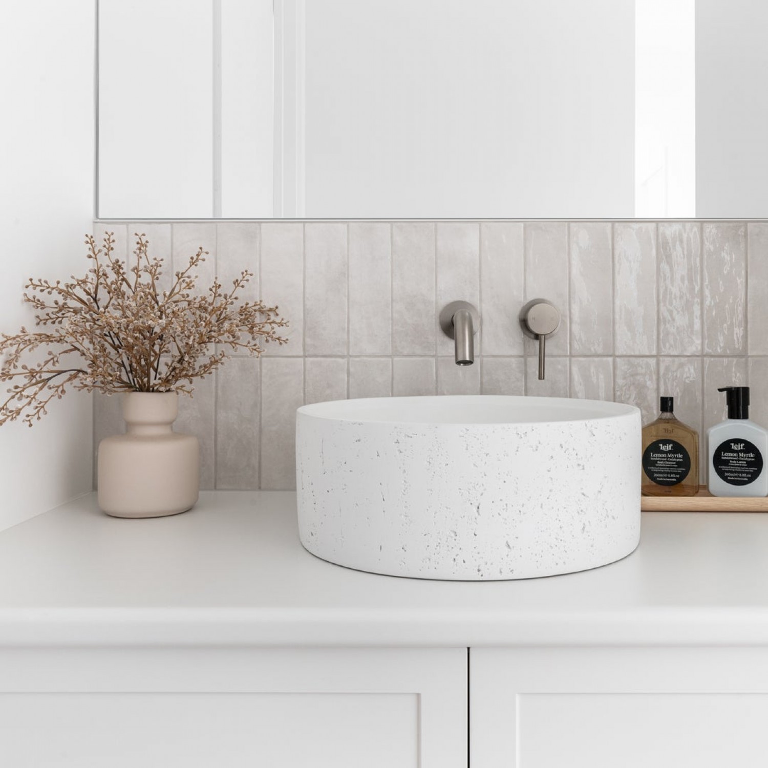 Naron Επιτραπέζιος Πέτρινος στρογγυλός νιπτήρας μπάνιου 39.5cm X 12cm με Pop-Up Waste NR-B001 White