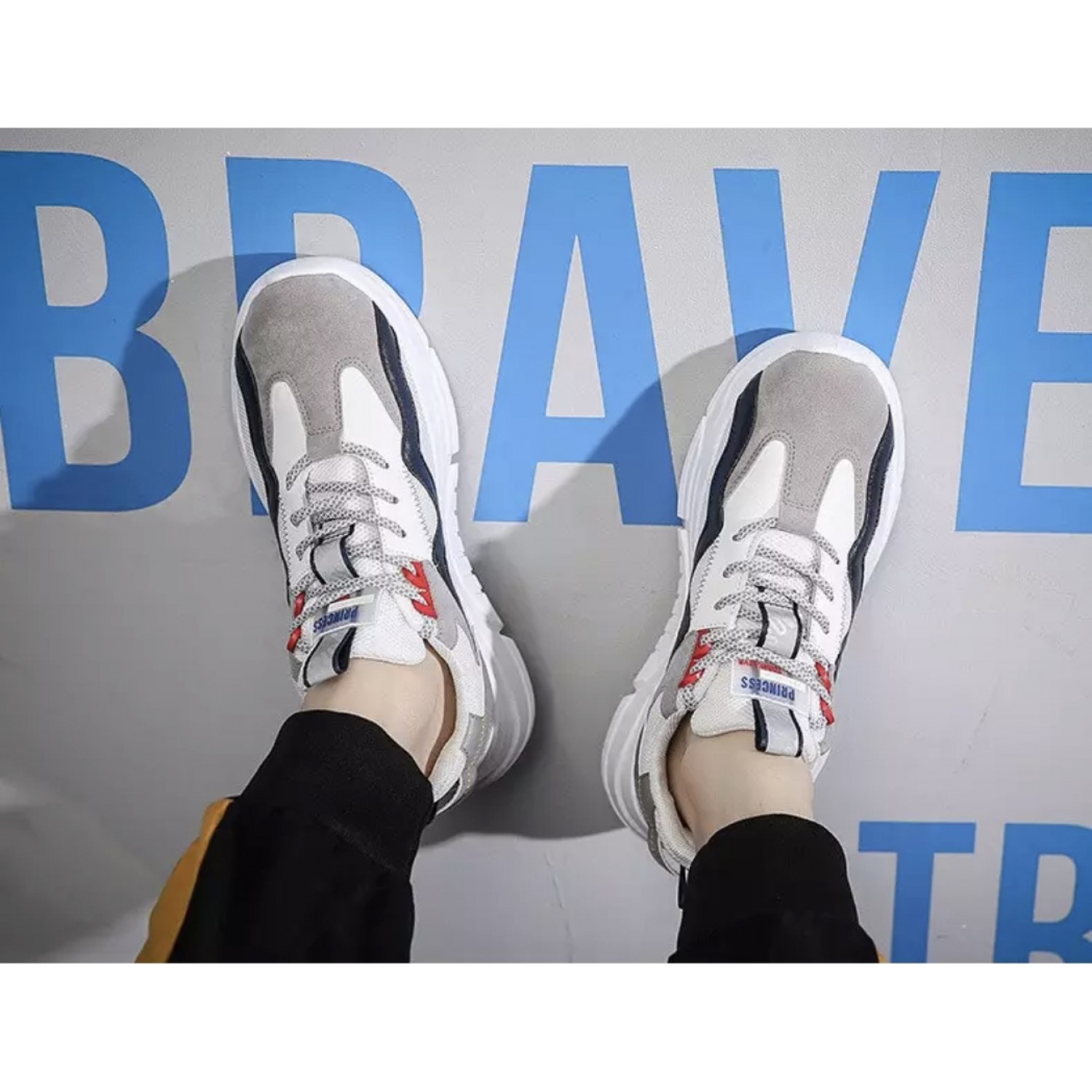 Life Style Butiken Running Shoes for Men Χρωματιστό παπούτσι 4X33 λευκό με μπλε και κόκκινο